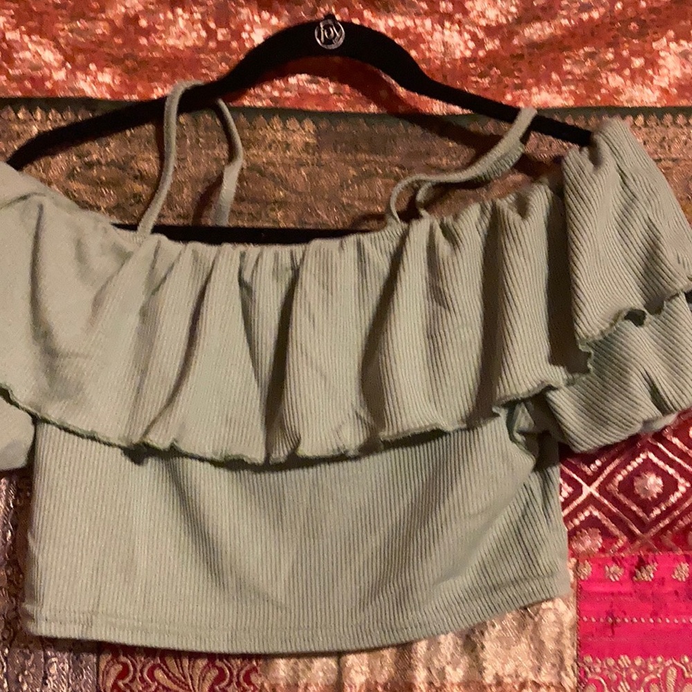 Woman’s crop